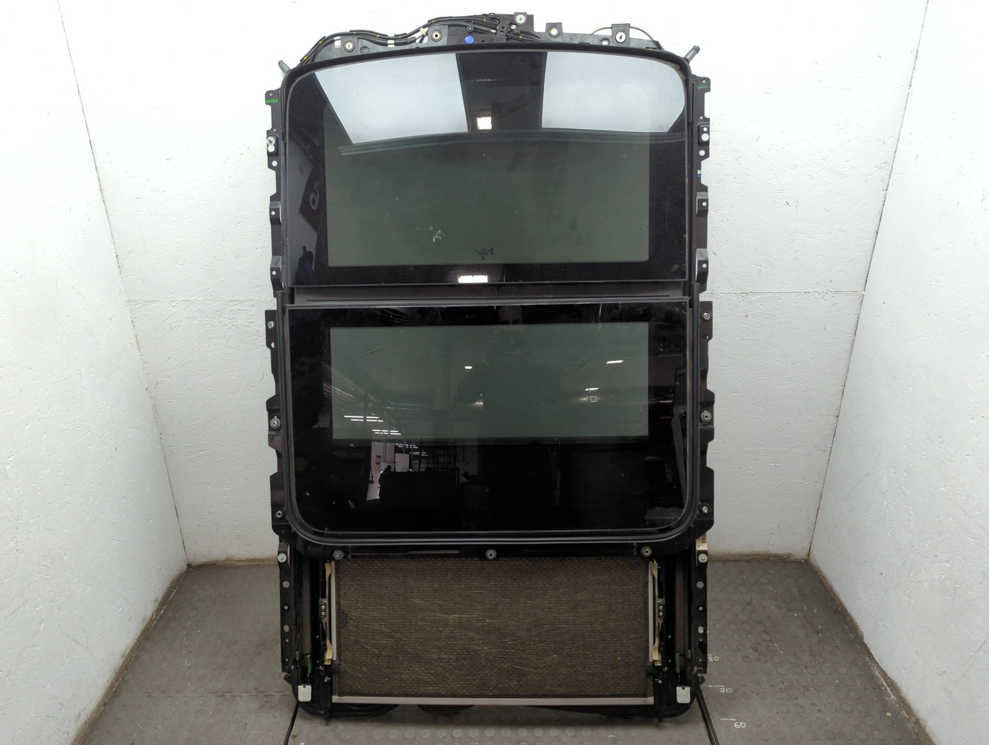 Люк в сборе электрический