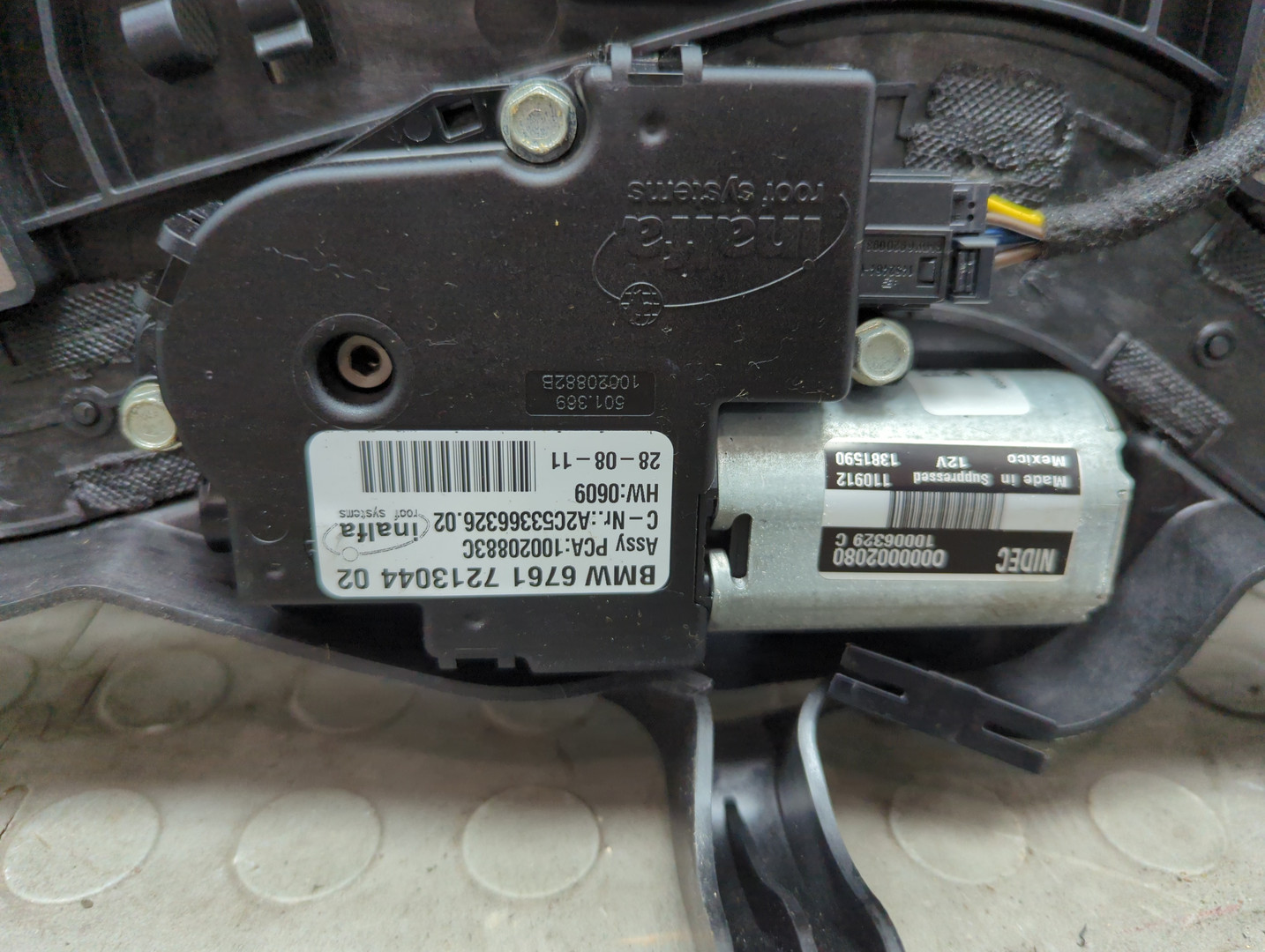 Люк в сборе электрический