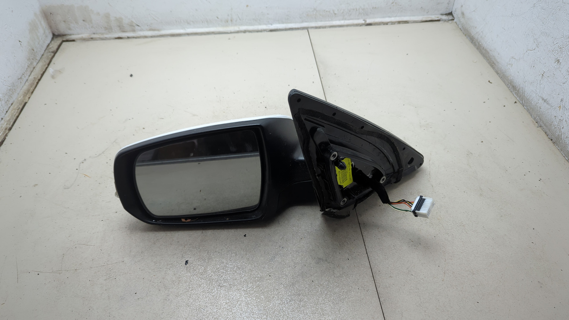 Зеркало левое электрическое