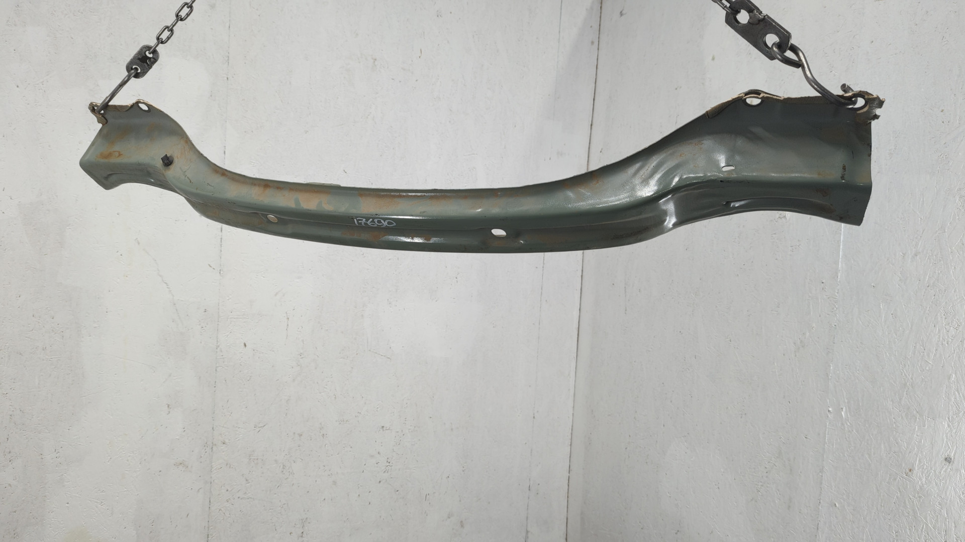 Усилитель заднего бампера