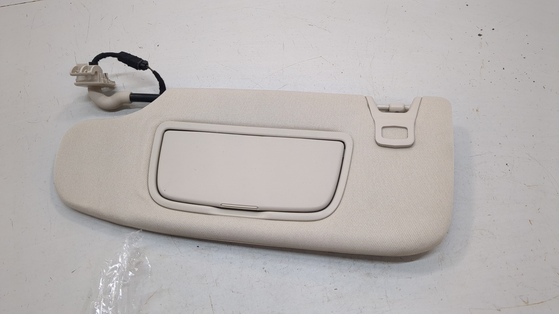 Козырек солнцезащитный