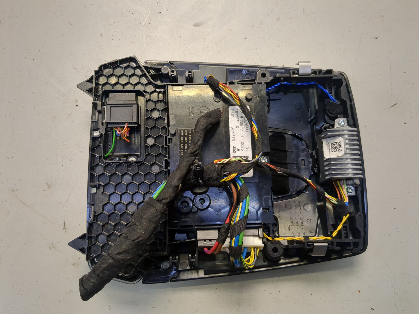 Плафон салонный