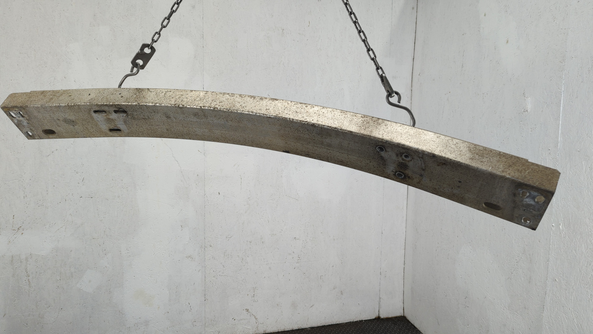 Усилитель переднего бампера