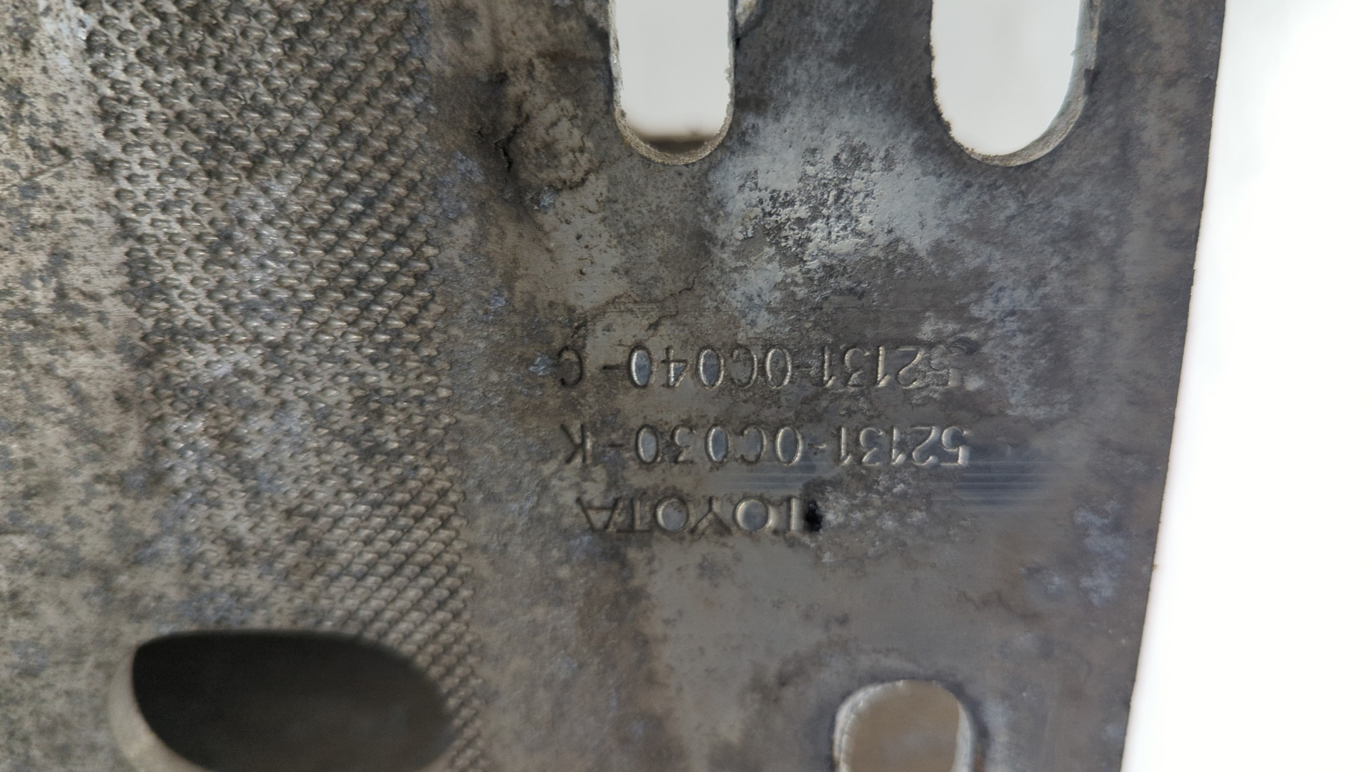 Усилитель переднего бампера