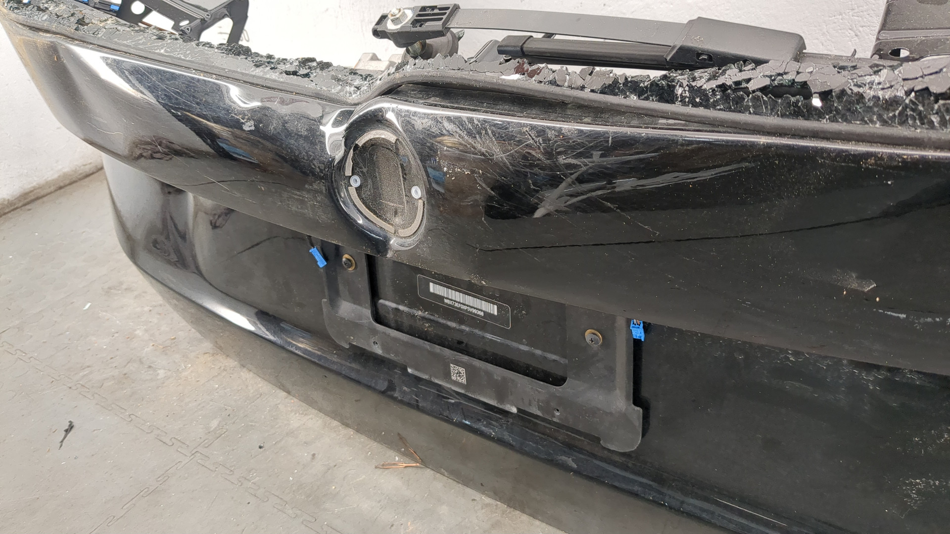 Дверь багажника