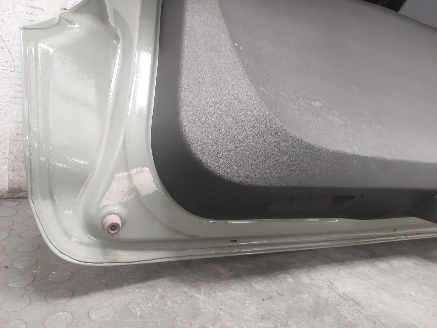 Дверь багажника