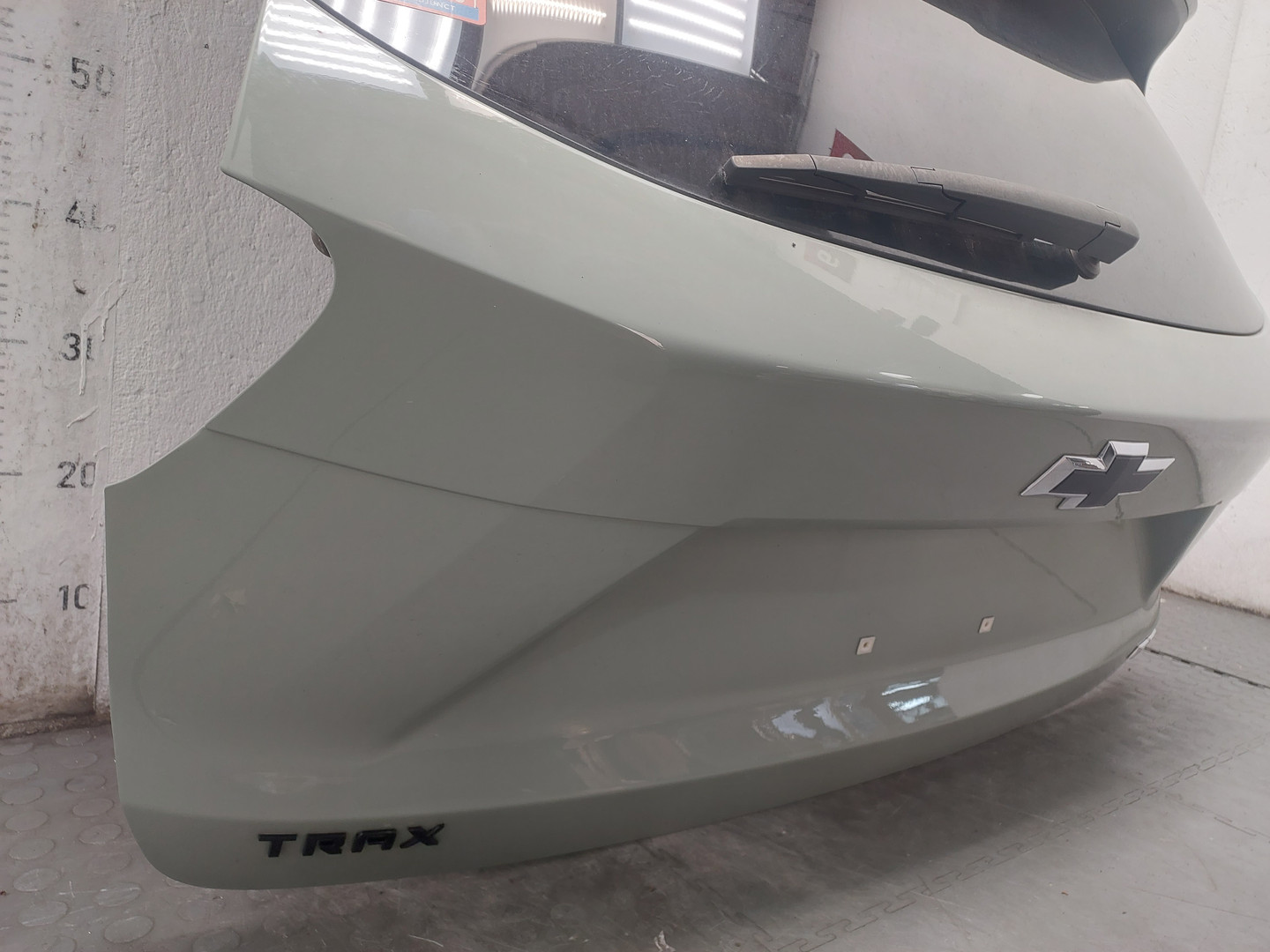 Дверь багажника