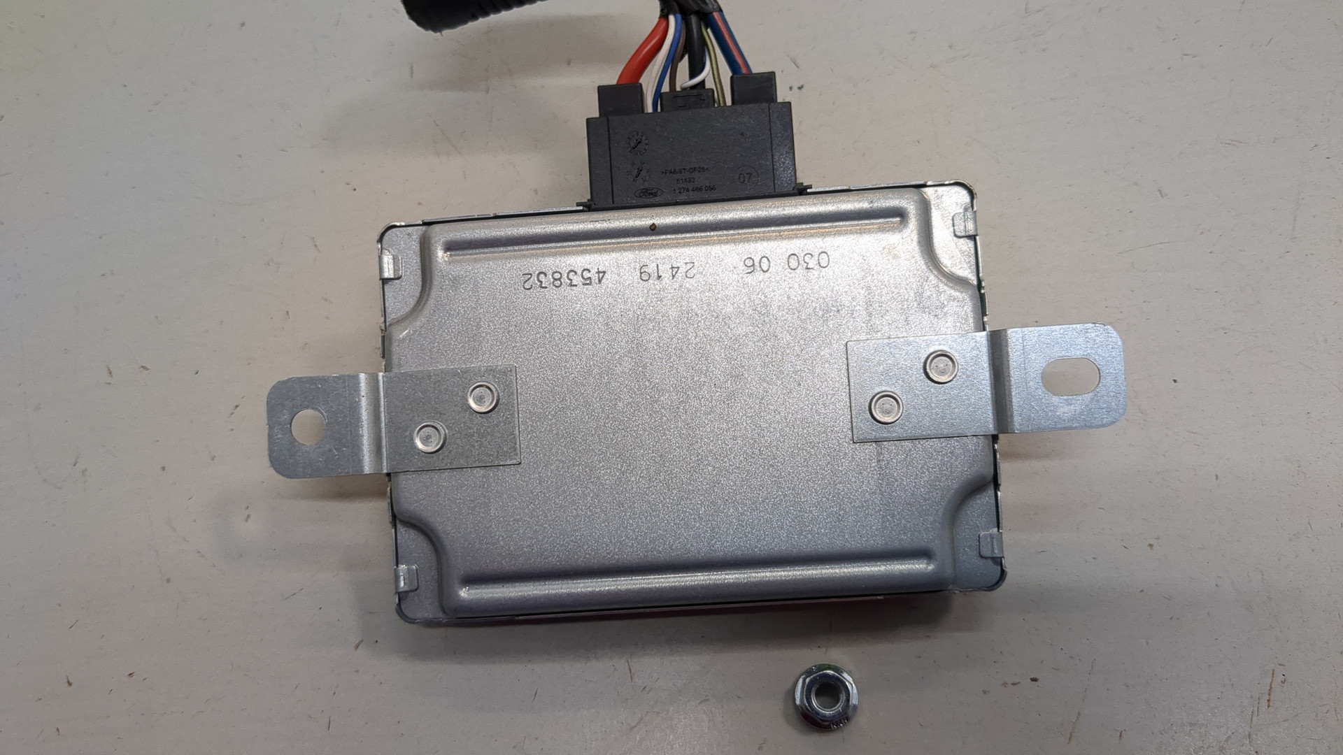 Преобразователь напряжения (адаптер)