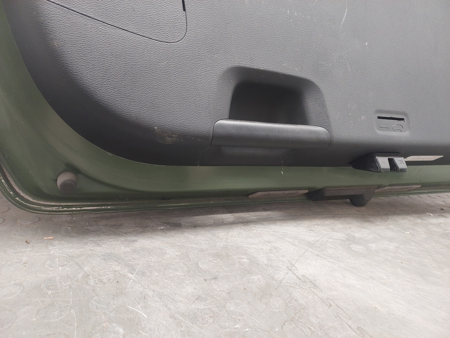 Дверь багажника