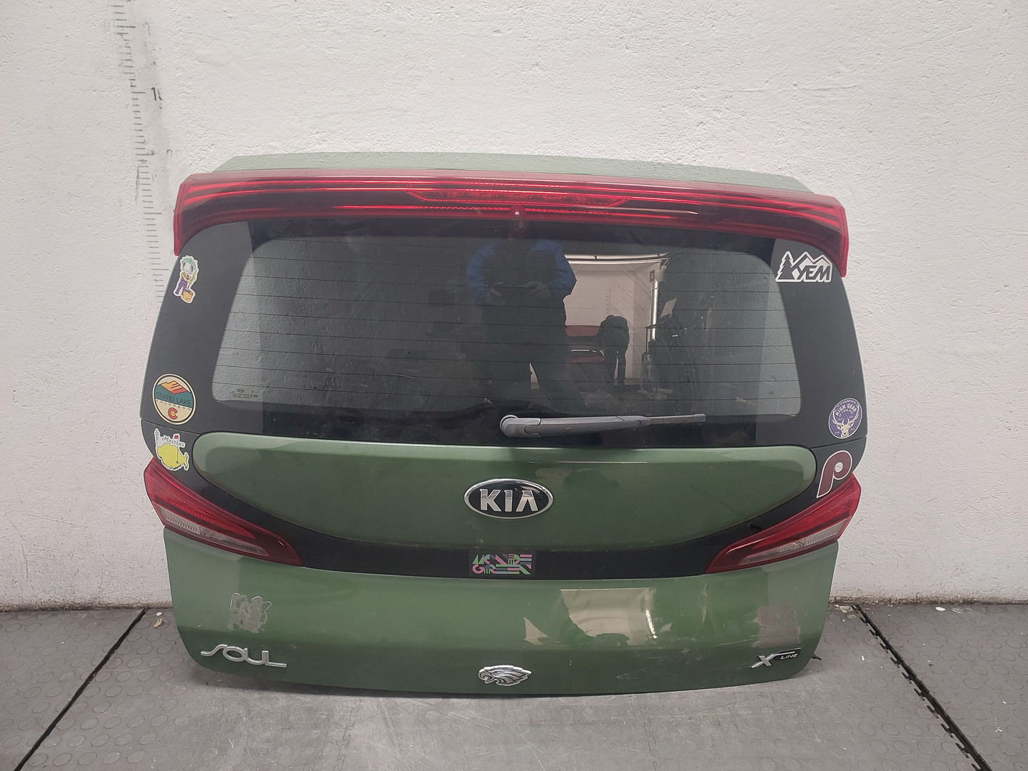 Дверь багажника