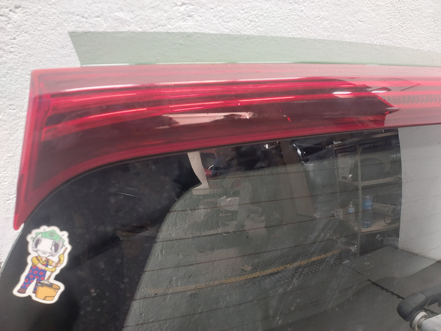 Дверь багажника