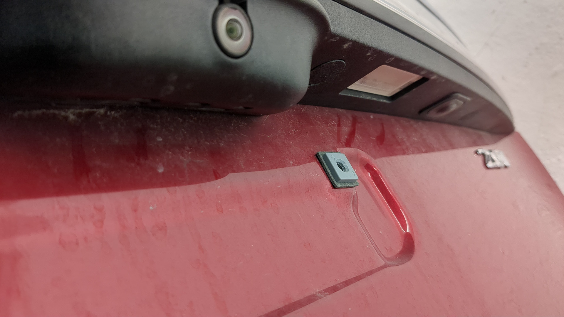 Дверь багажника