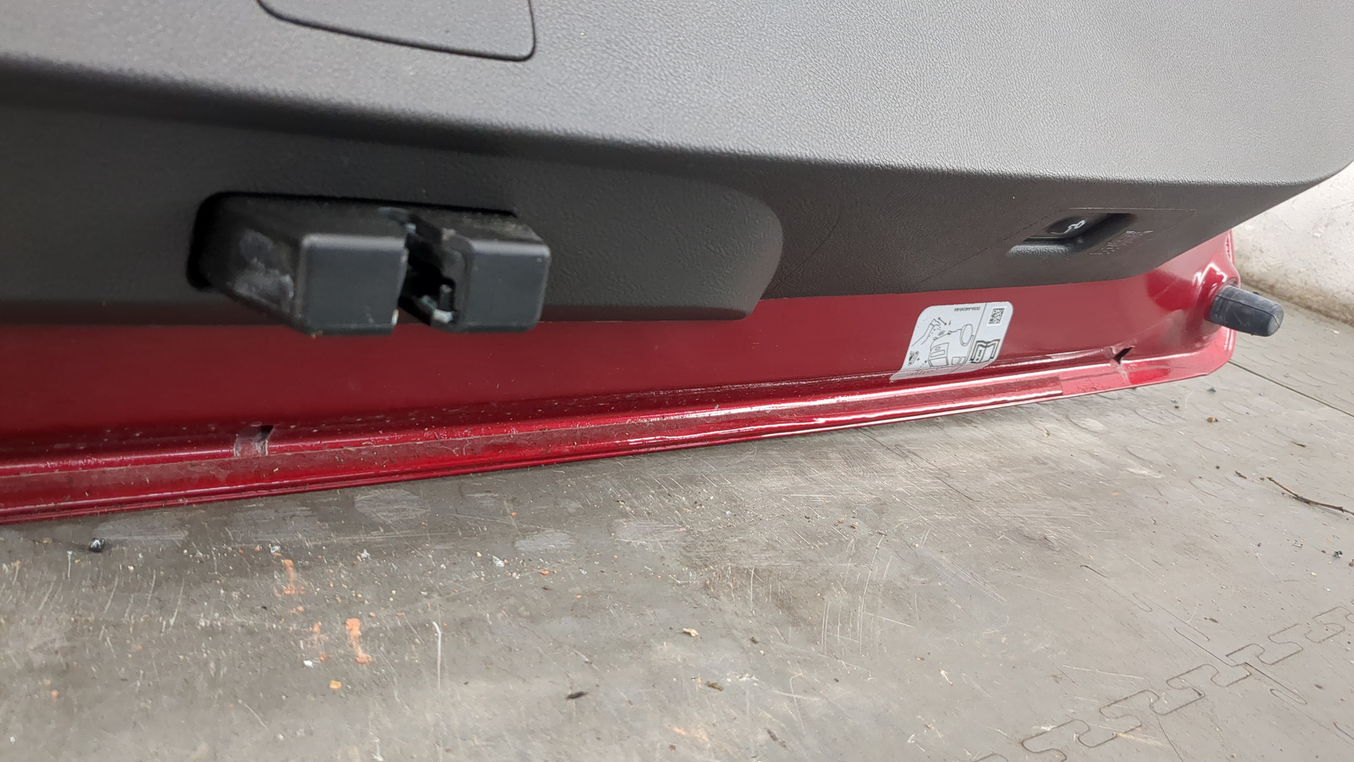 Дверь багажника