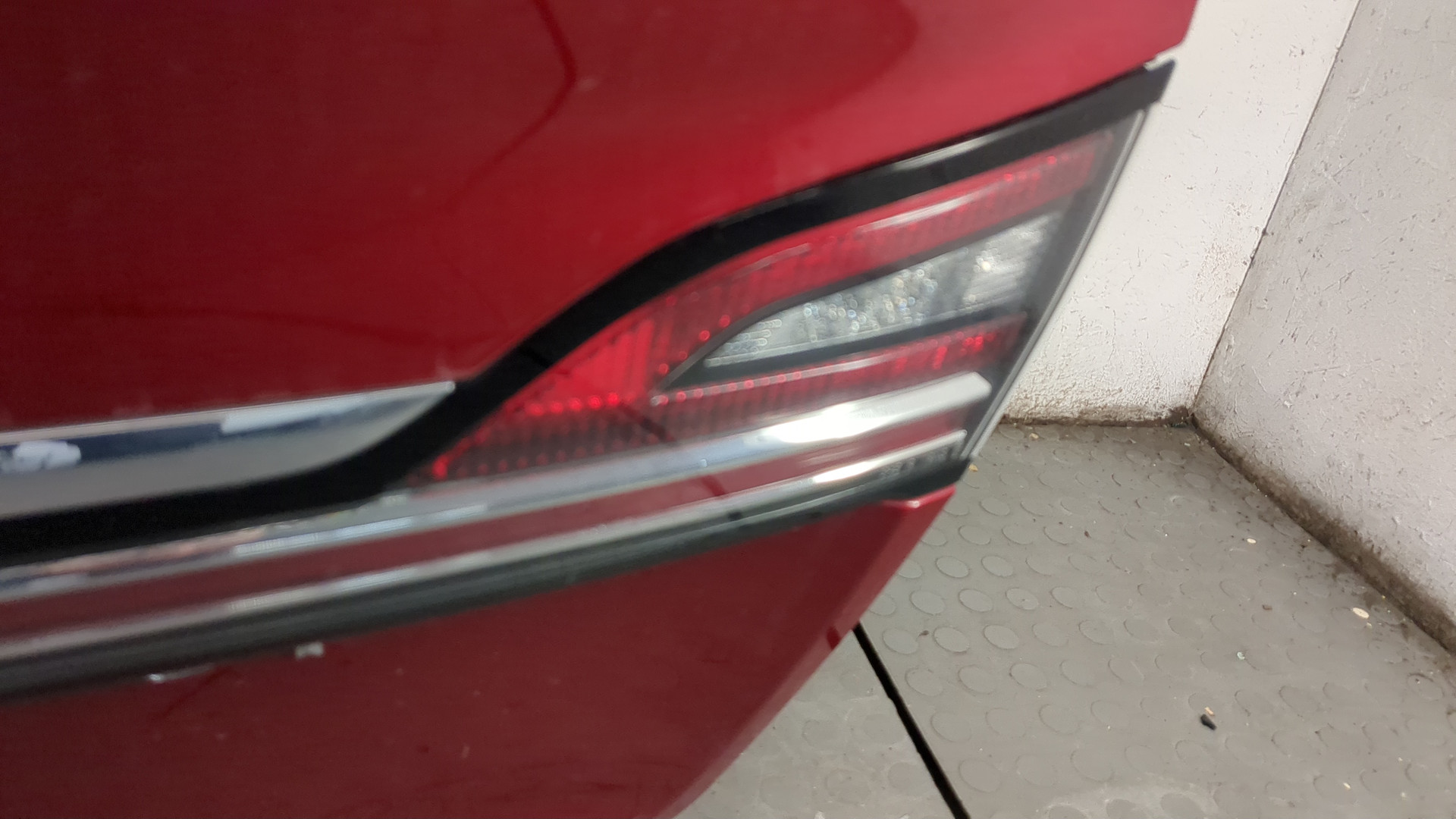 Дверь багажника