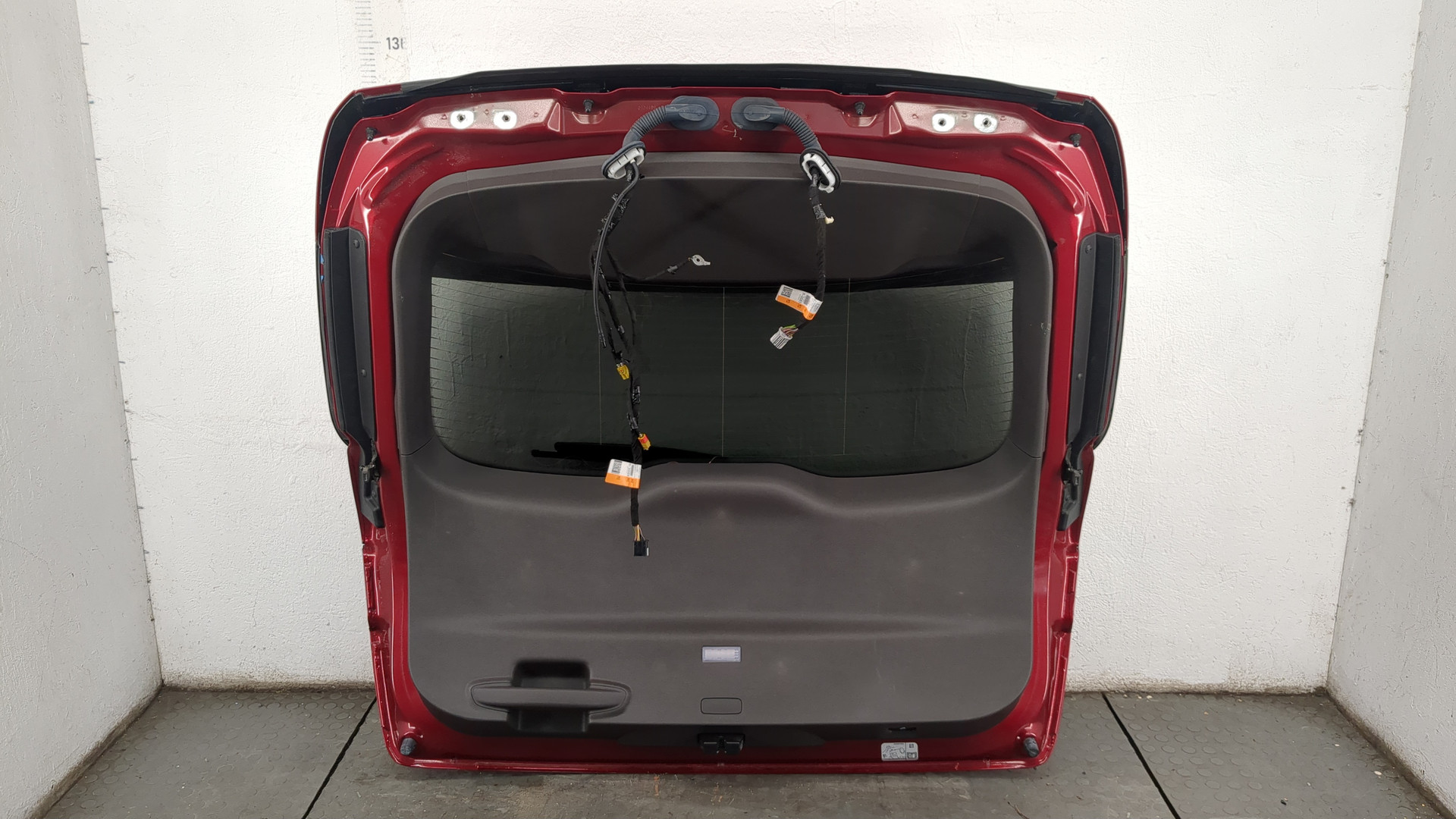 Дверь багажника