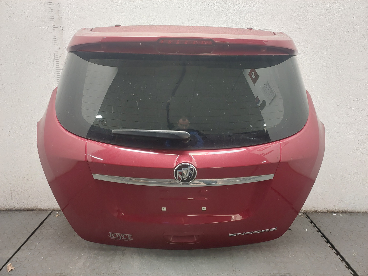 Дверь багажника