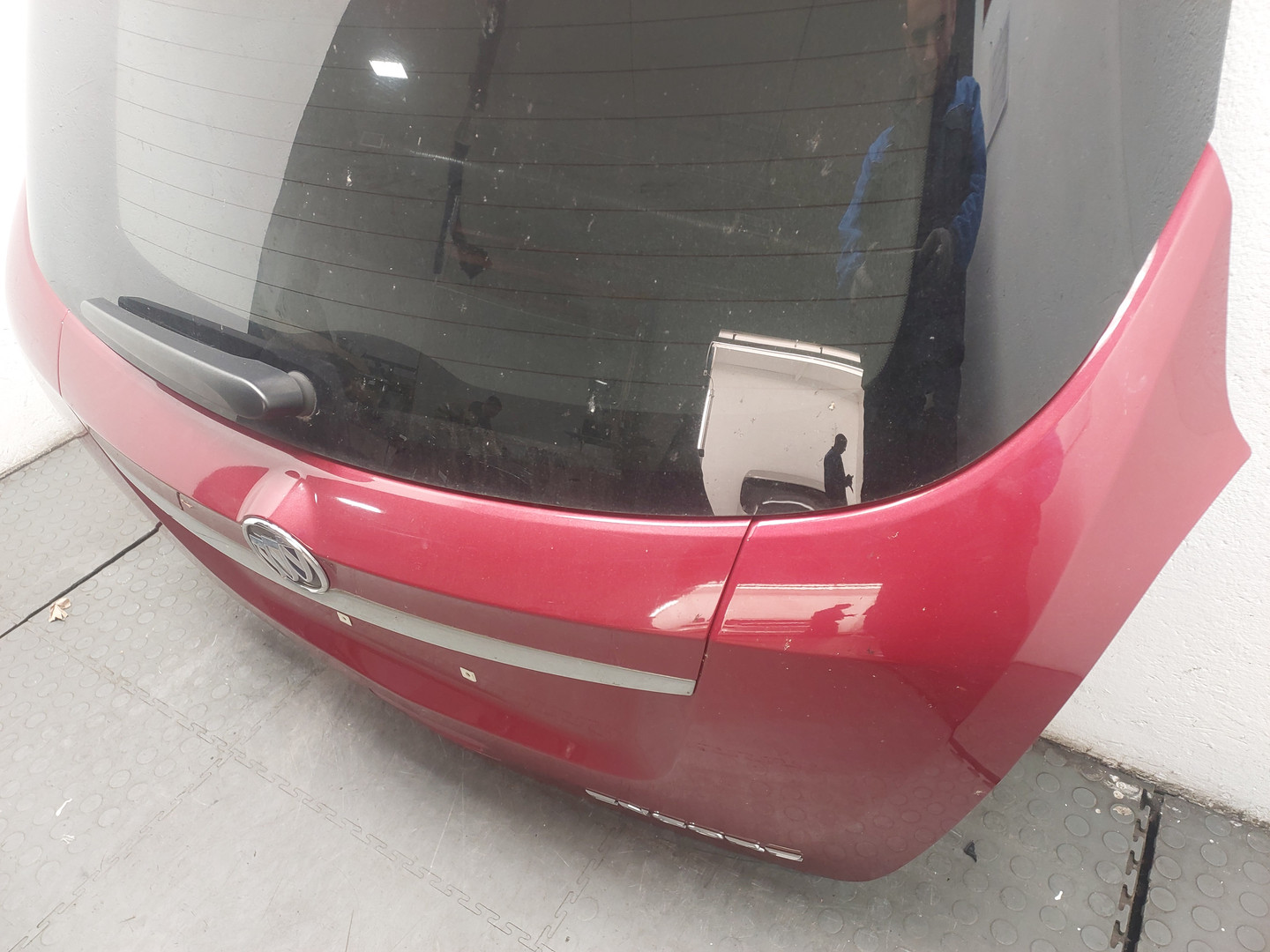 Дверь багажника