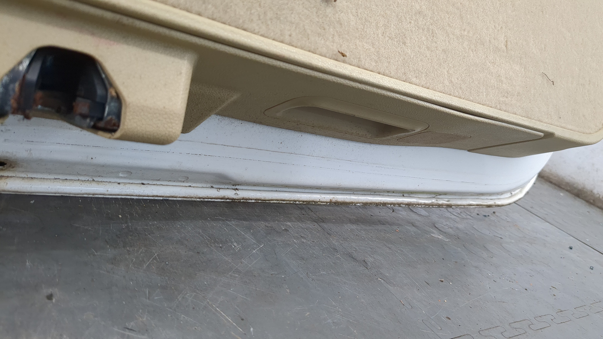 Дверь багажника