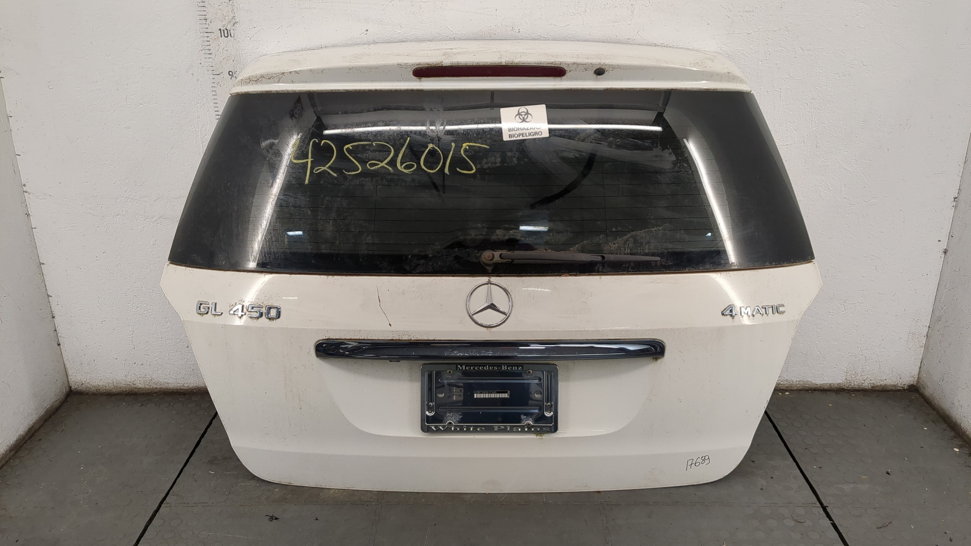 Дверь багажника