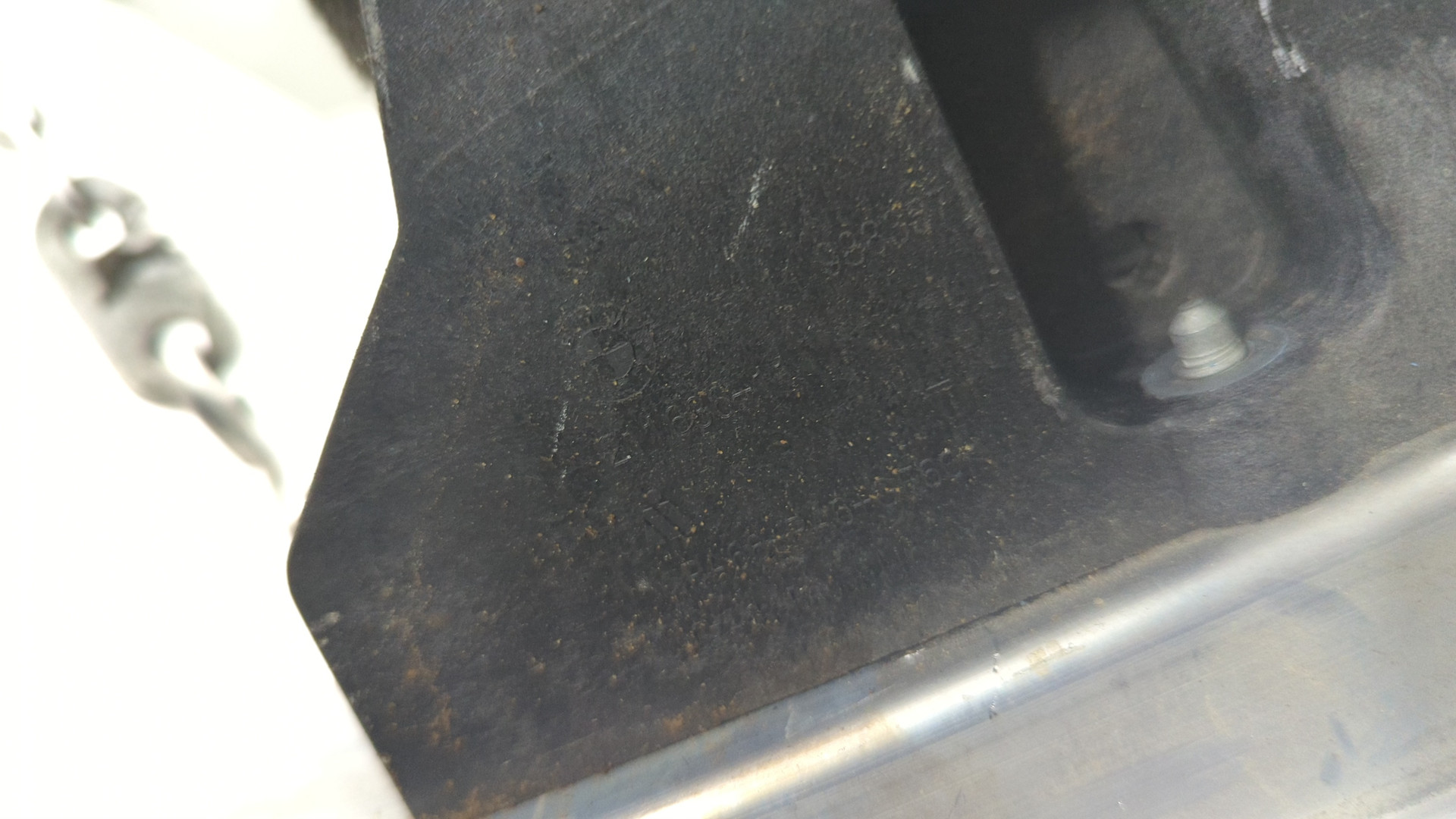 Усилитель переднего бампера