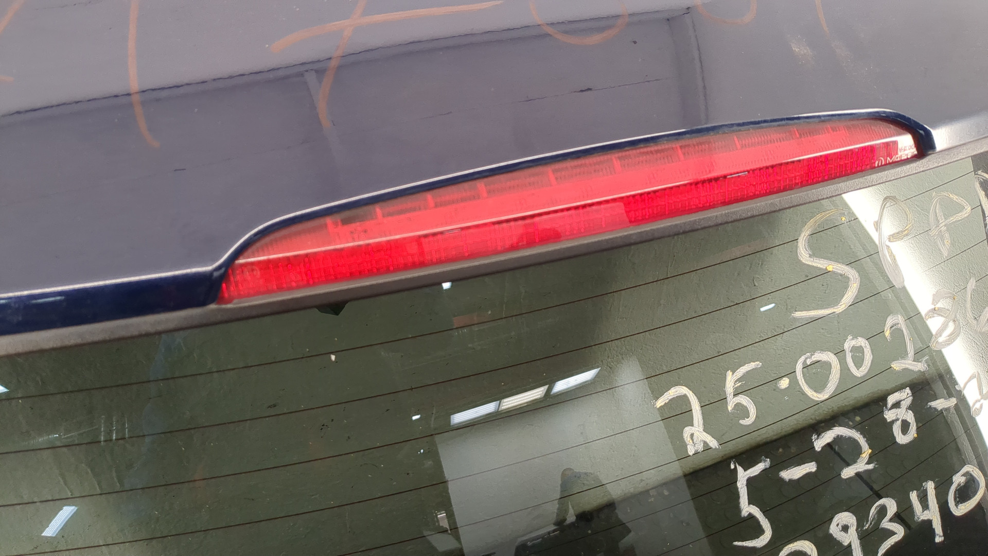 Дверь багажника