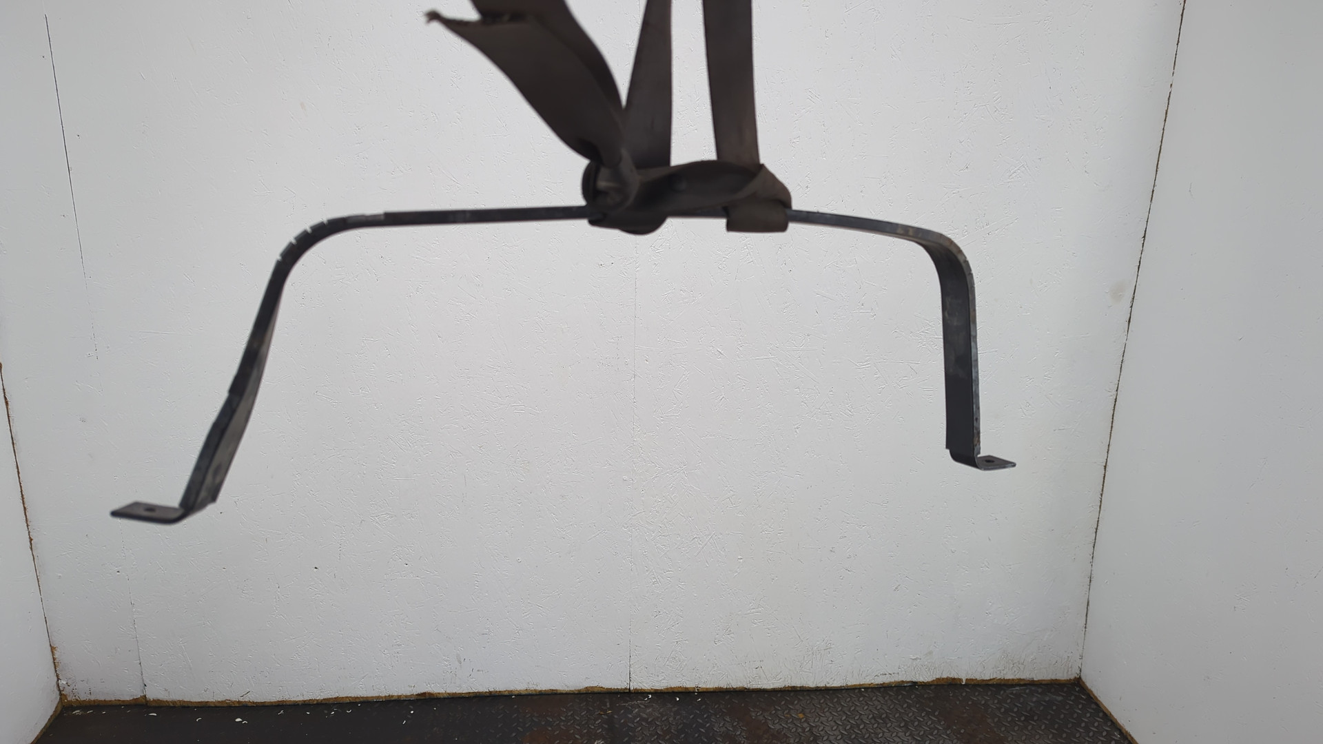 Лента крепления бензобака