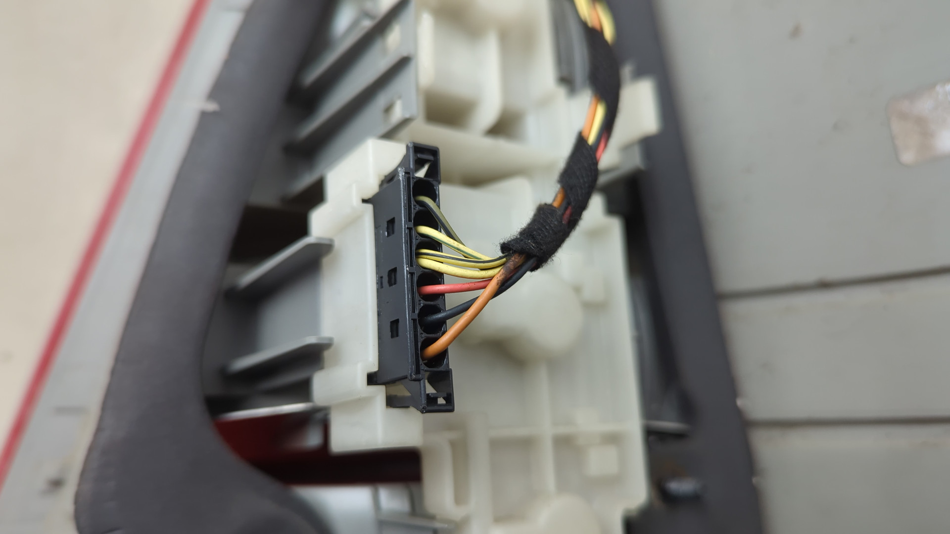 Фонарь задний левый