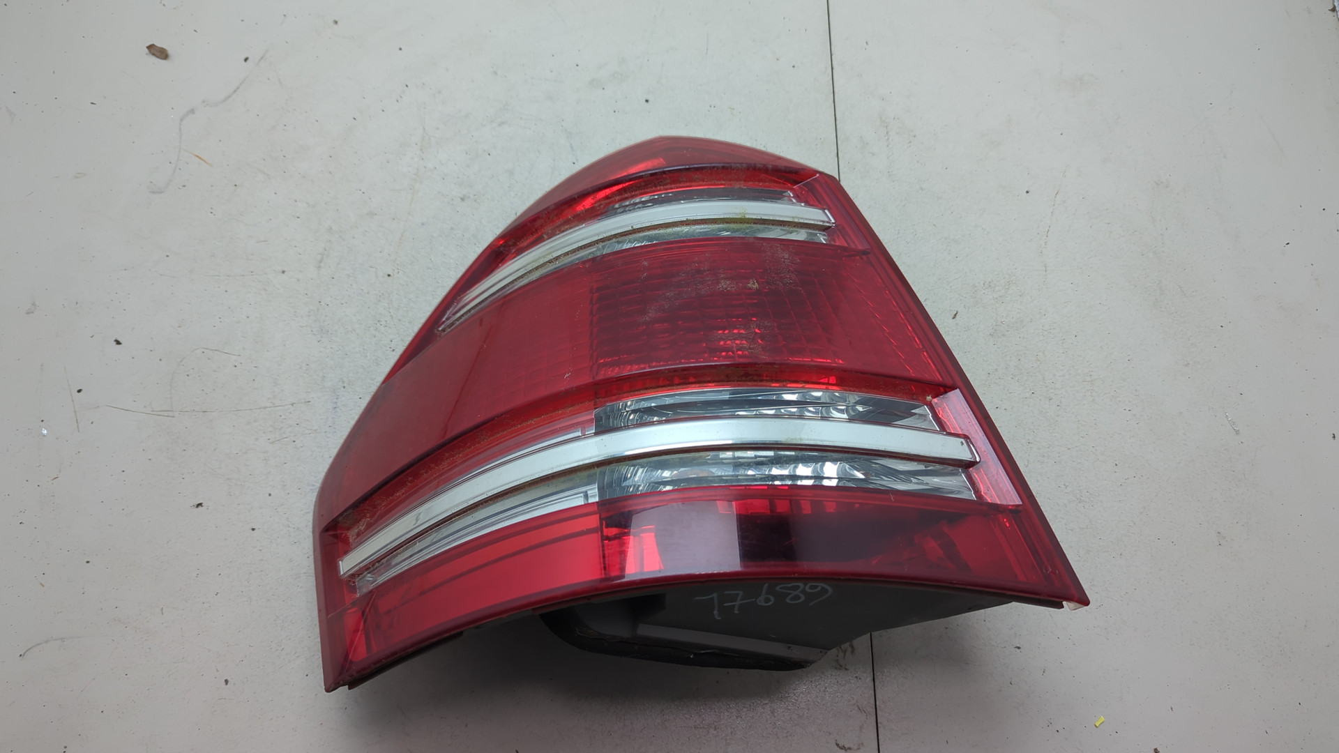 Фонарь задний левый