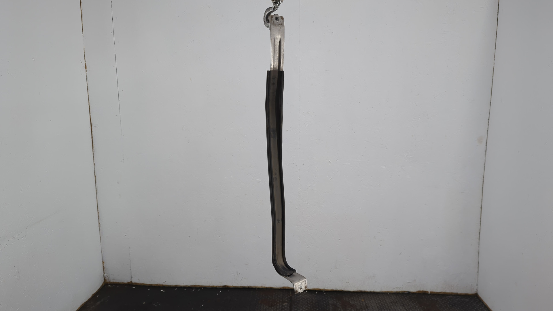 Лента крепления бензобака