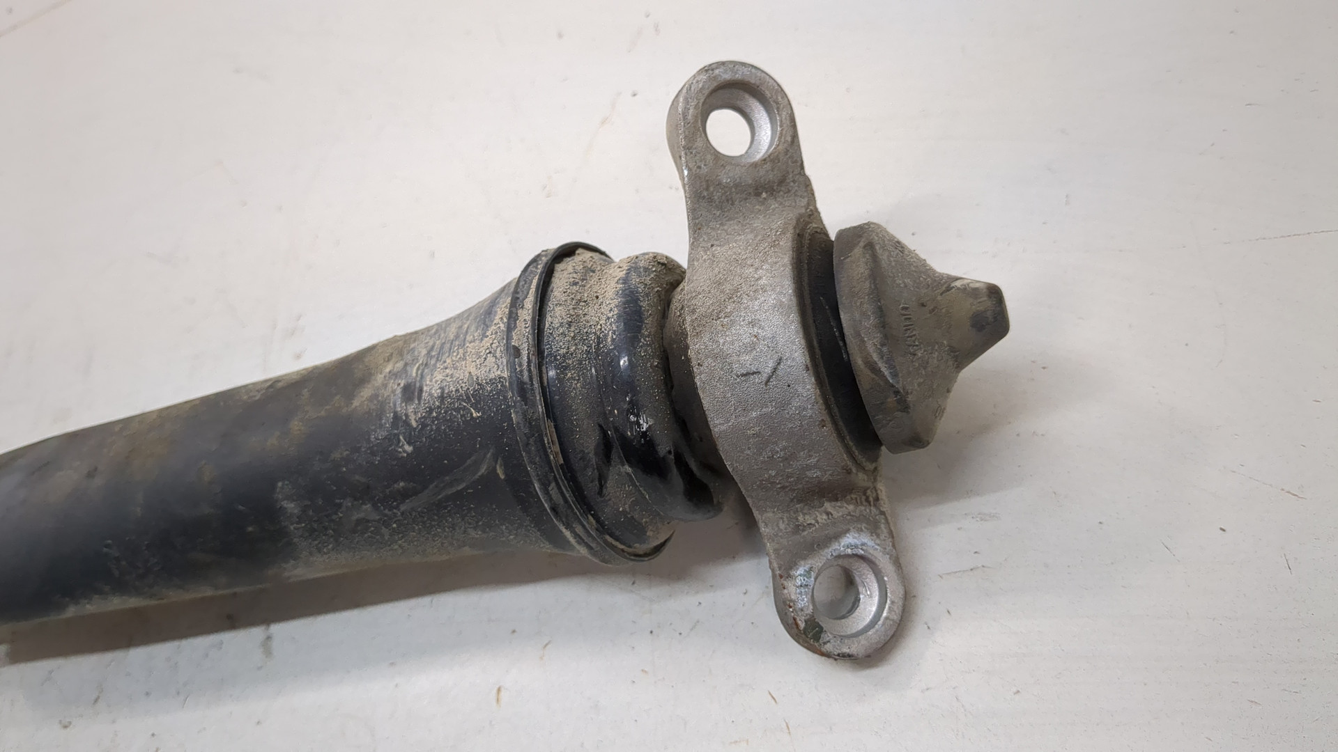 Амортизатор задний (стойка)