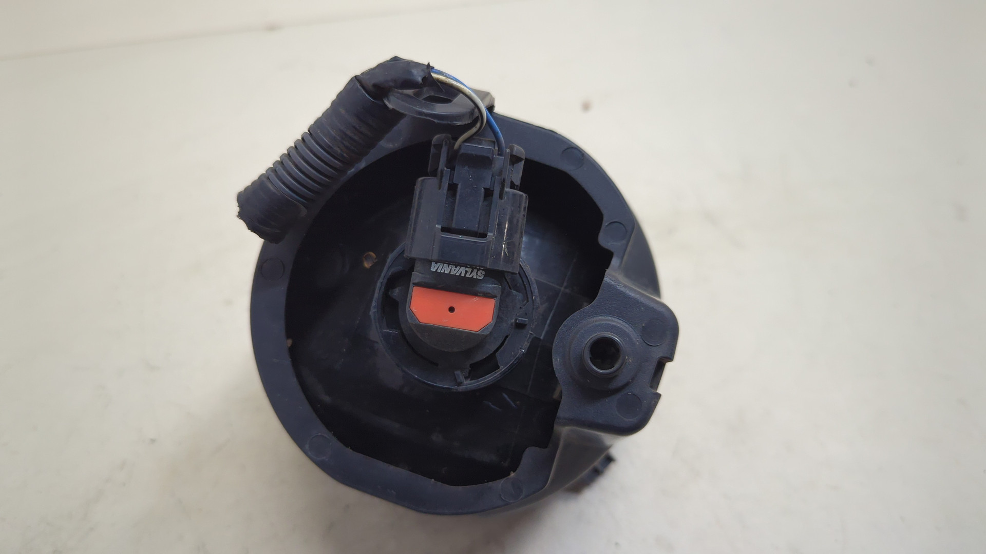 Фара противотуманная левая