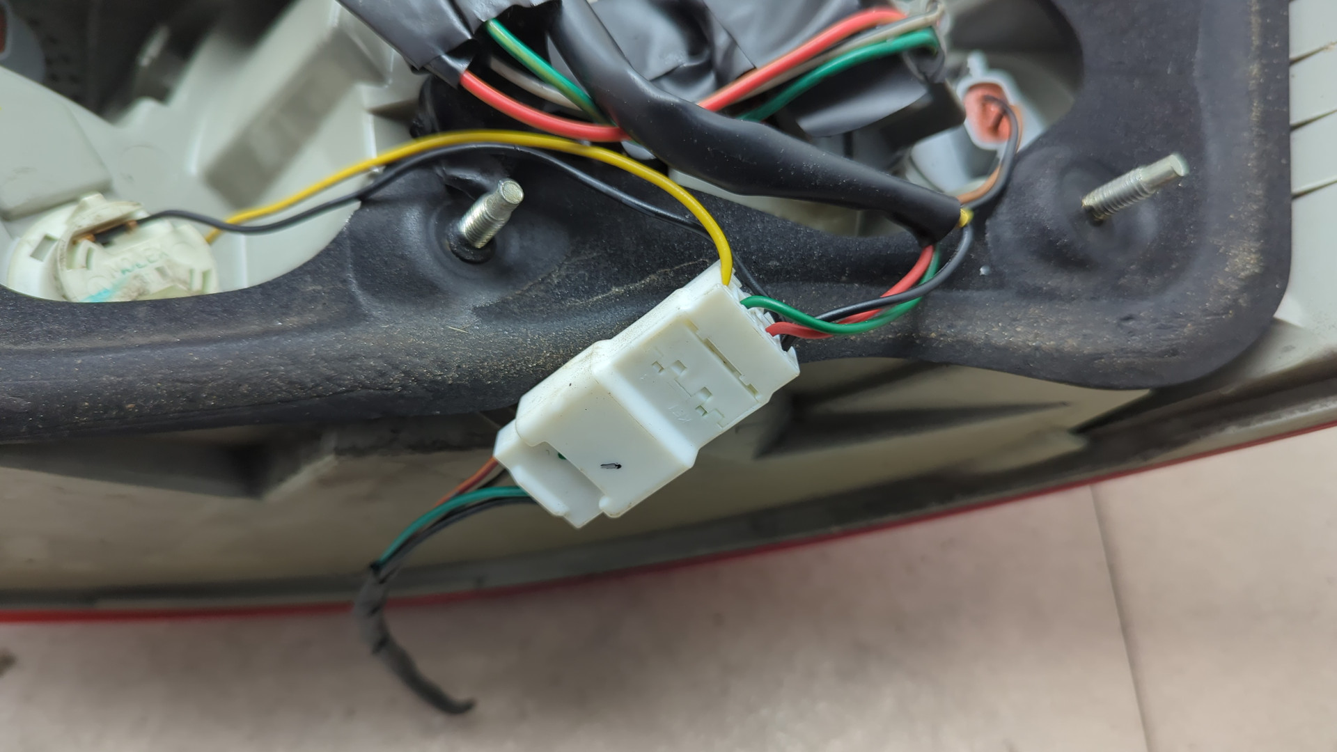 Фонарь задний правый