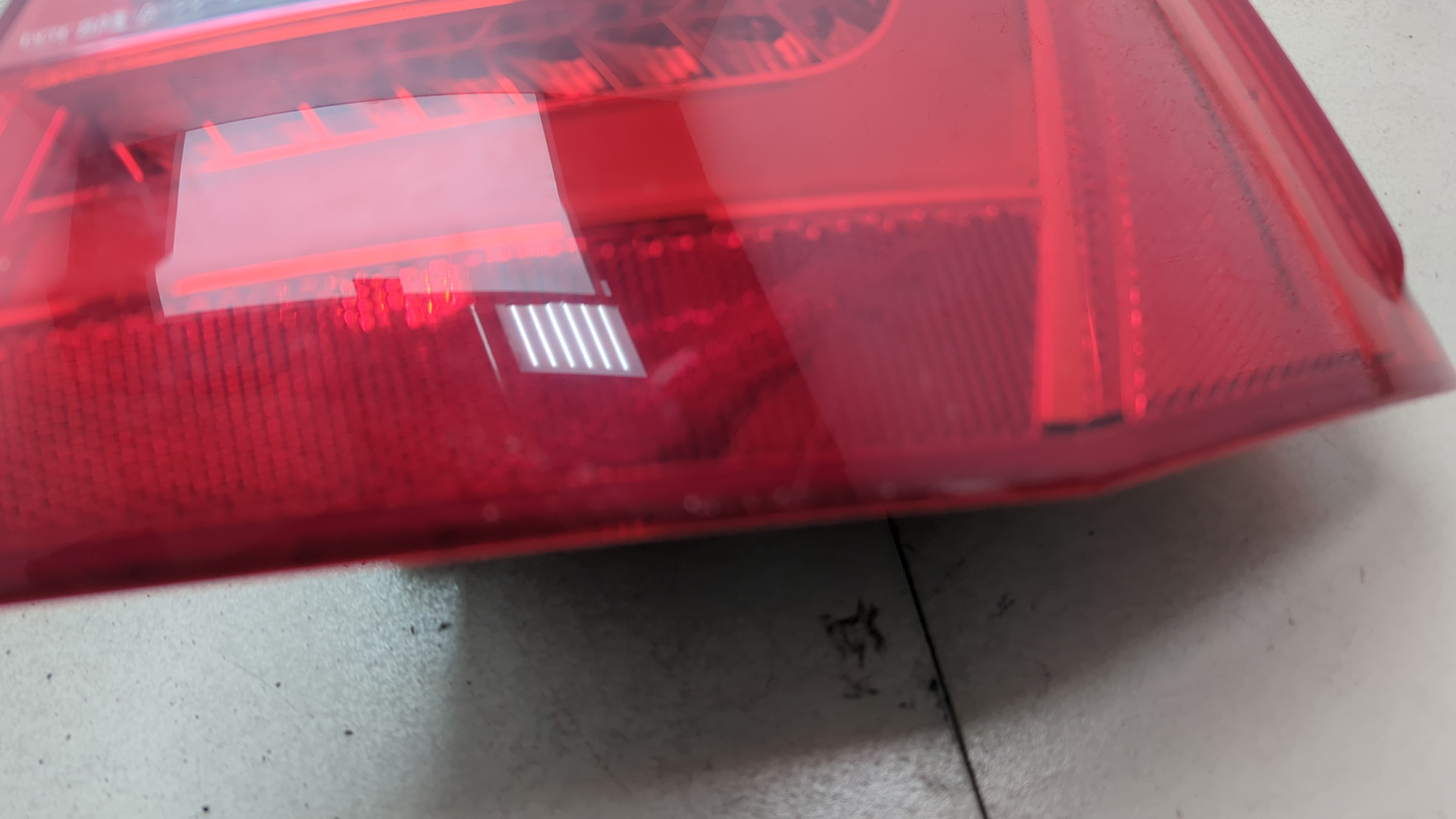 Фонарь задний правый