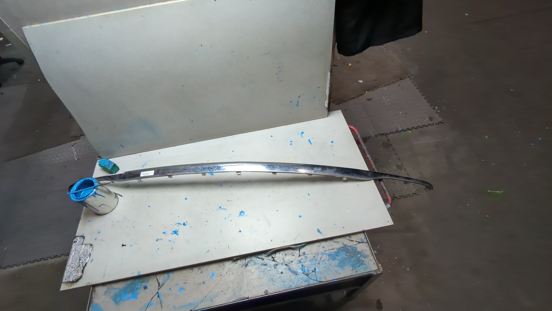 Молдинг заднего бампера