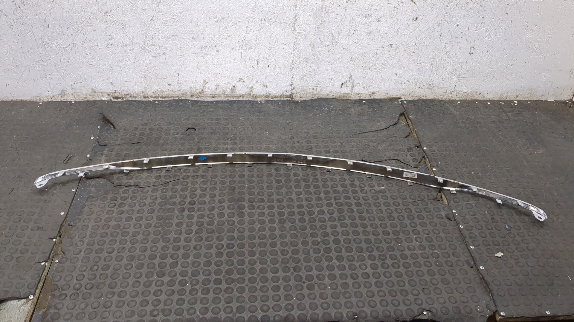 Молдинг заднего бампера