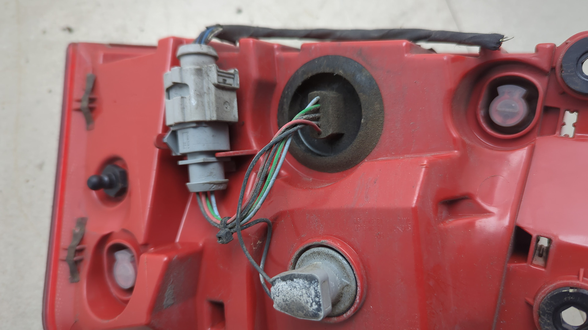 Фонарь задний левый