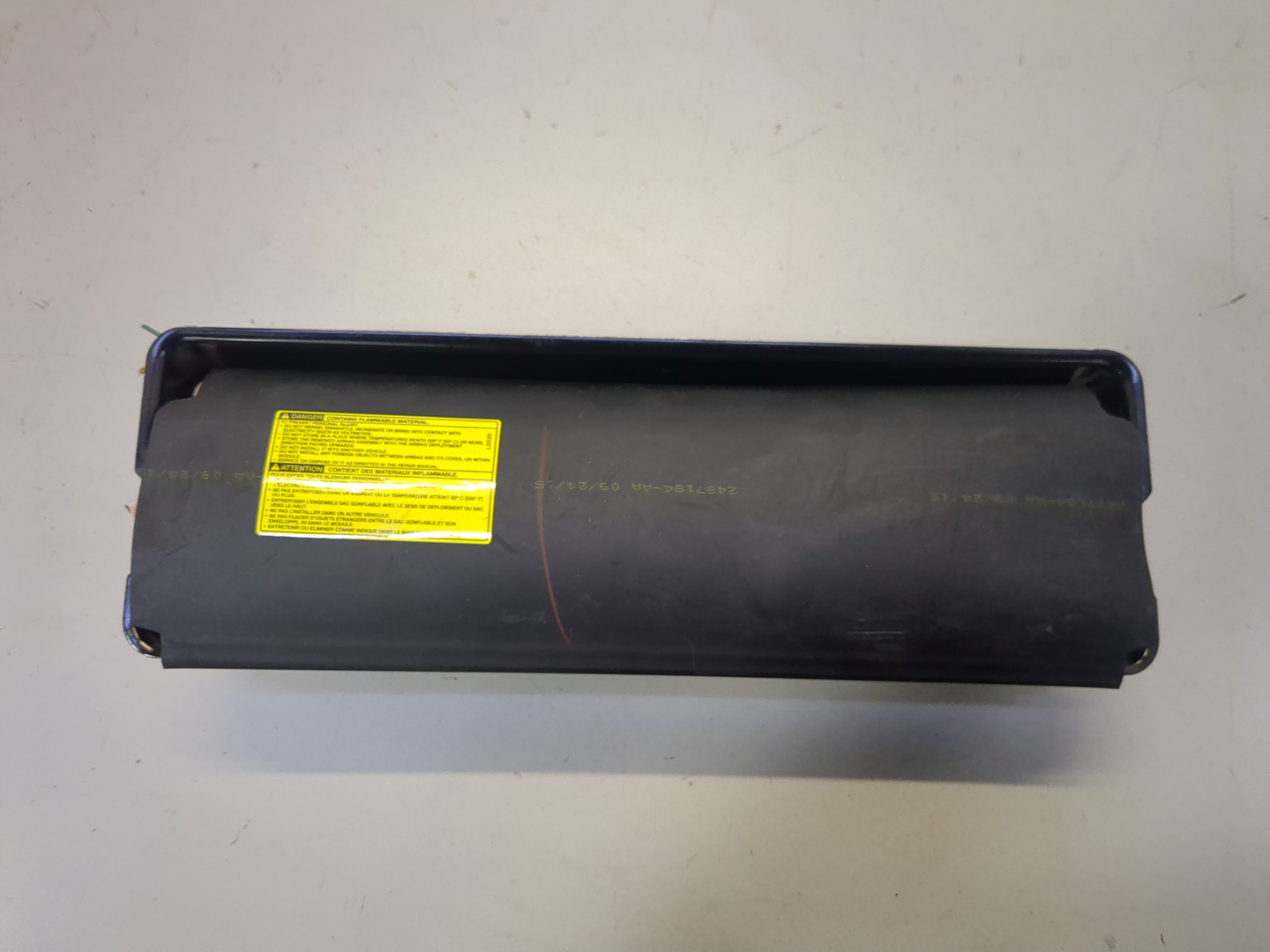 Подушка безопасности нижняя (для колен)