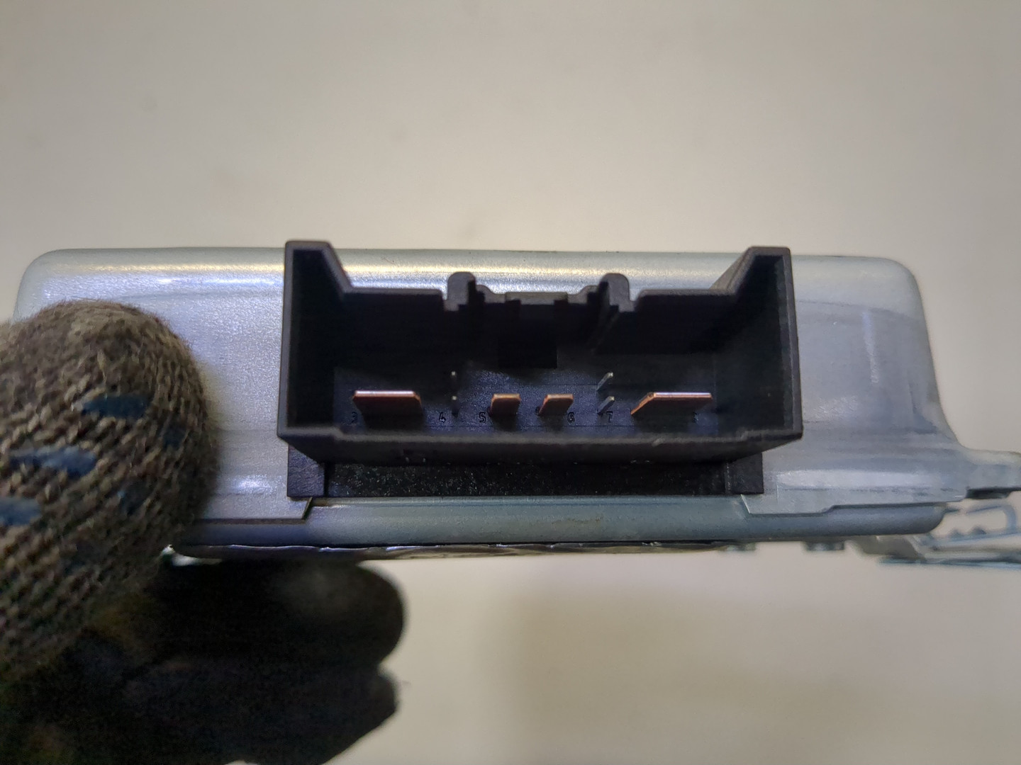 Преобразователь напряжения (адаптер)