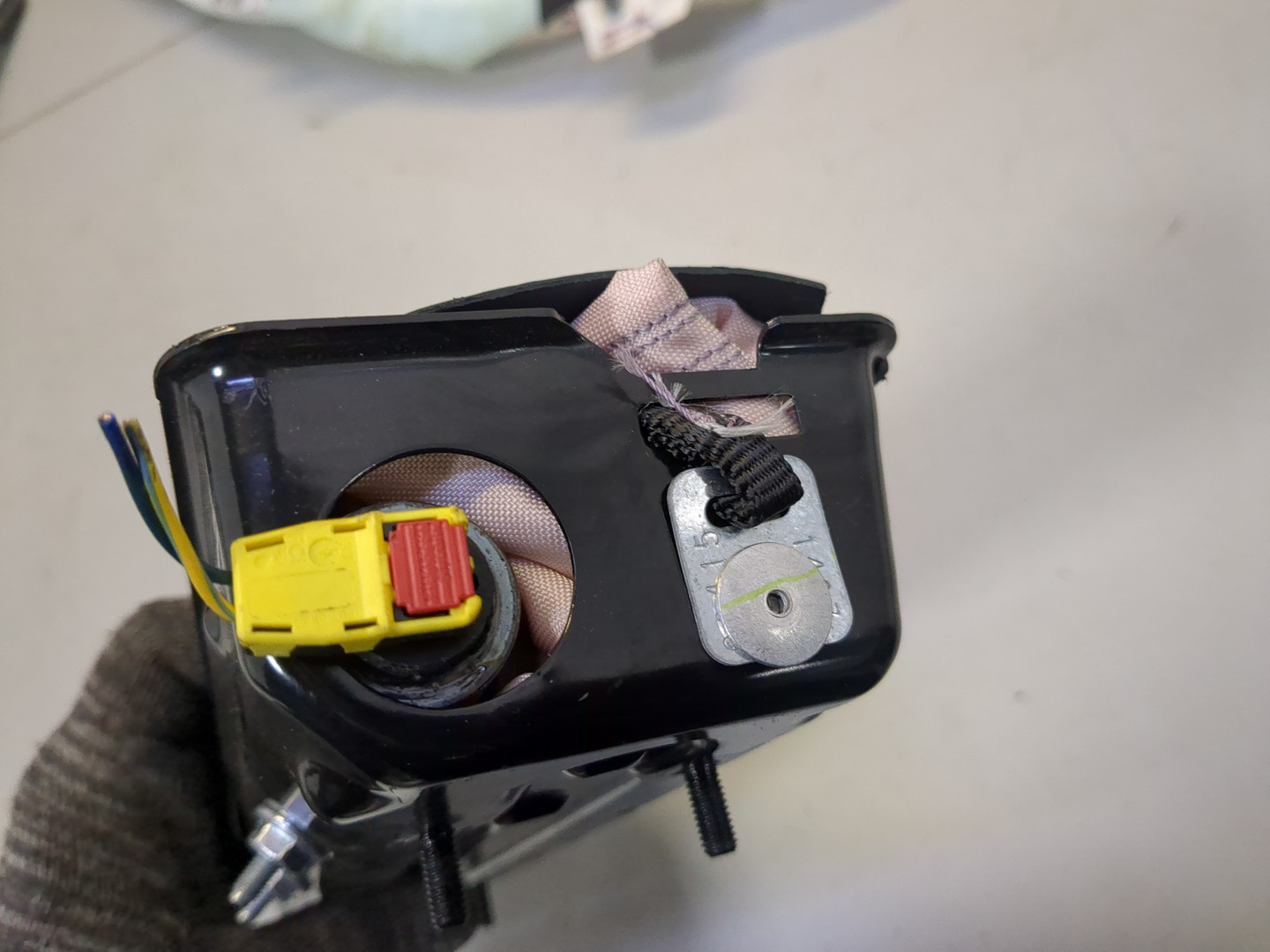 Подушка безопасности нижняя (для колен)