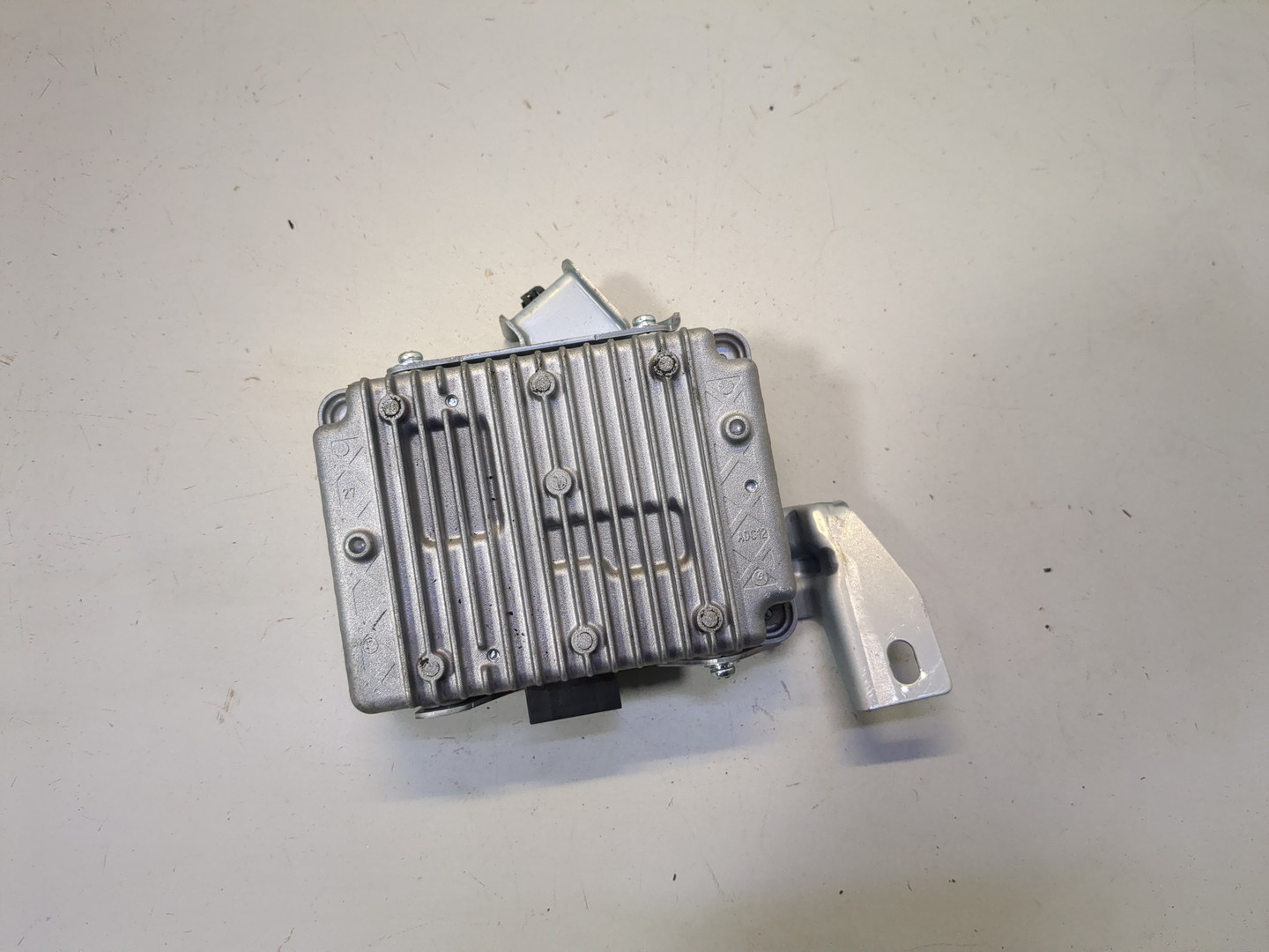 Преобразователь напряжения (адаптер)