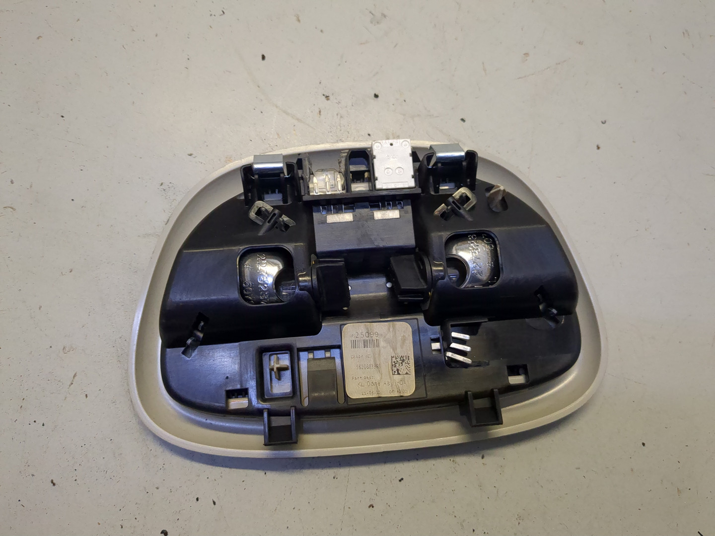 Плафон салонный