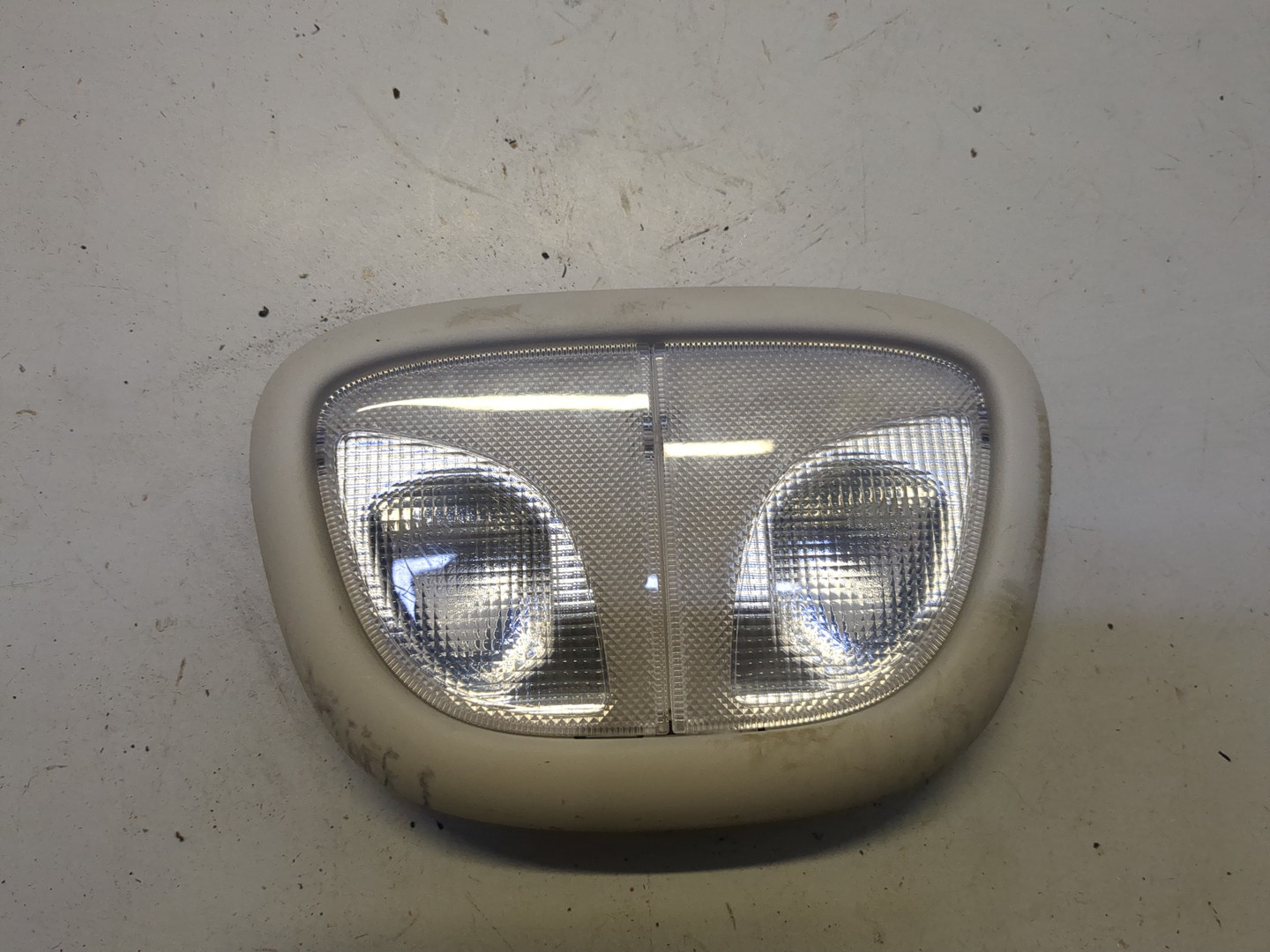 Плафон салонный