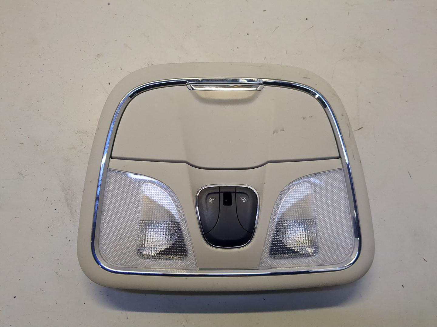 Плафон салонный