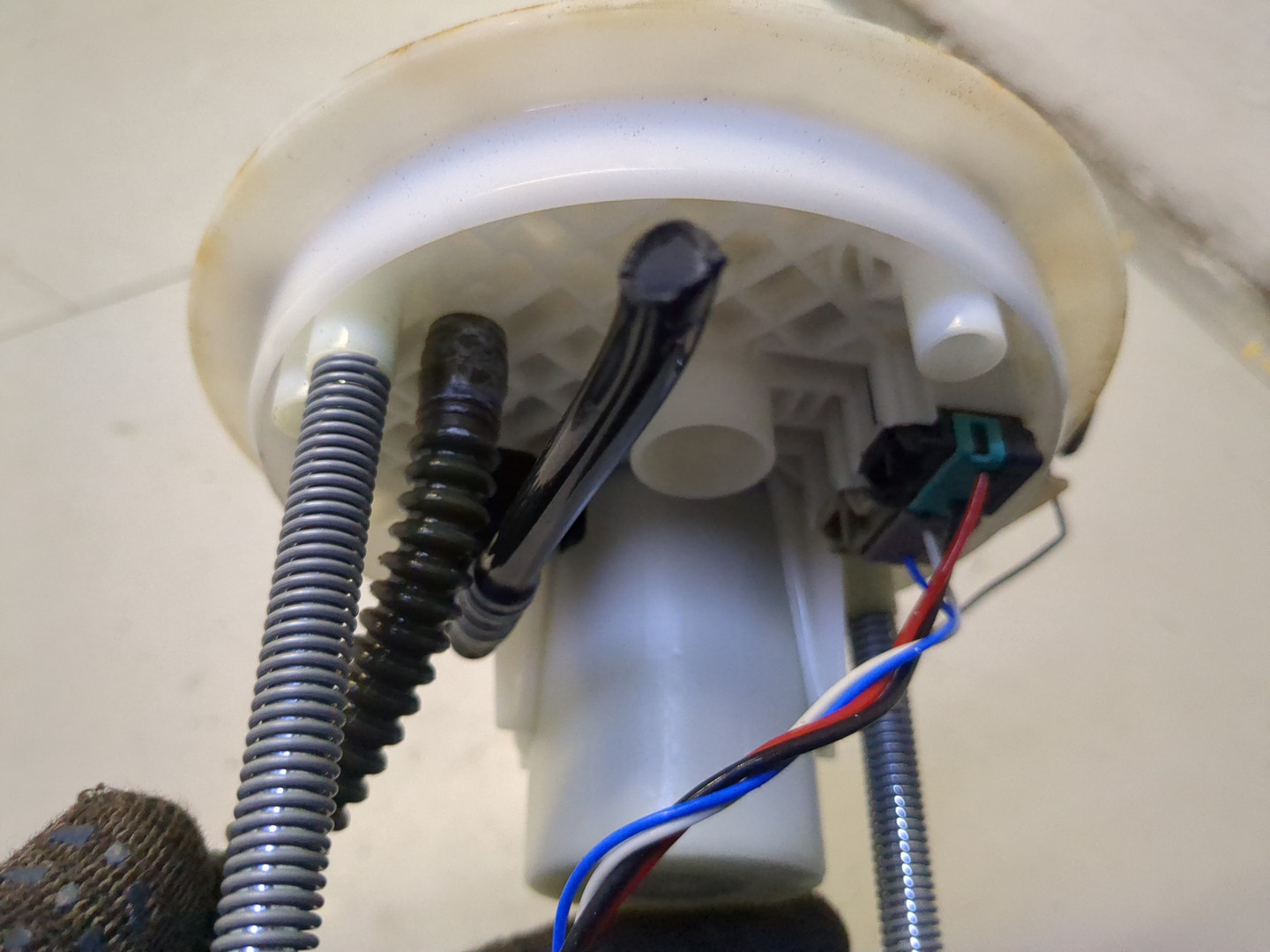 Насос топливный электрический