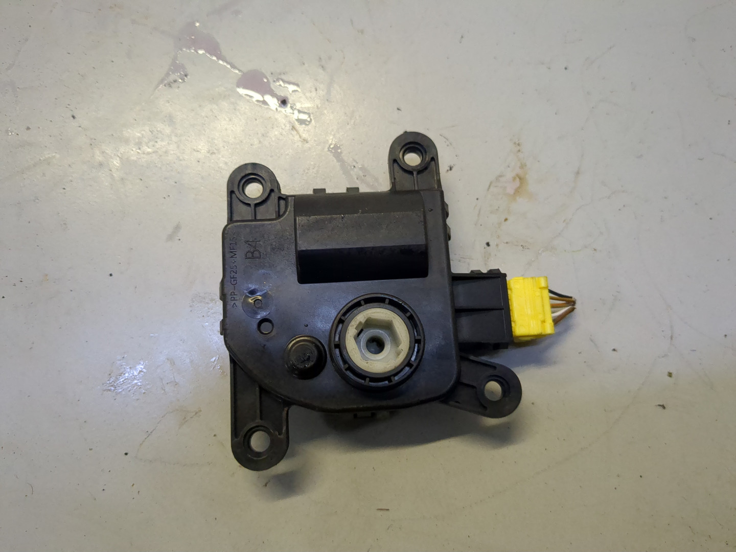 Моторчик заслонки печки