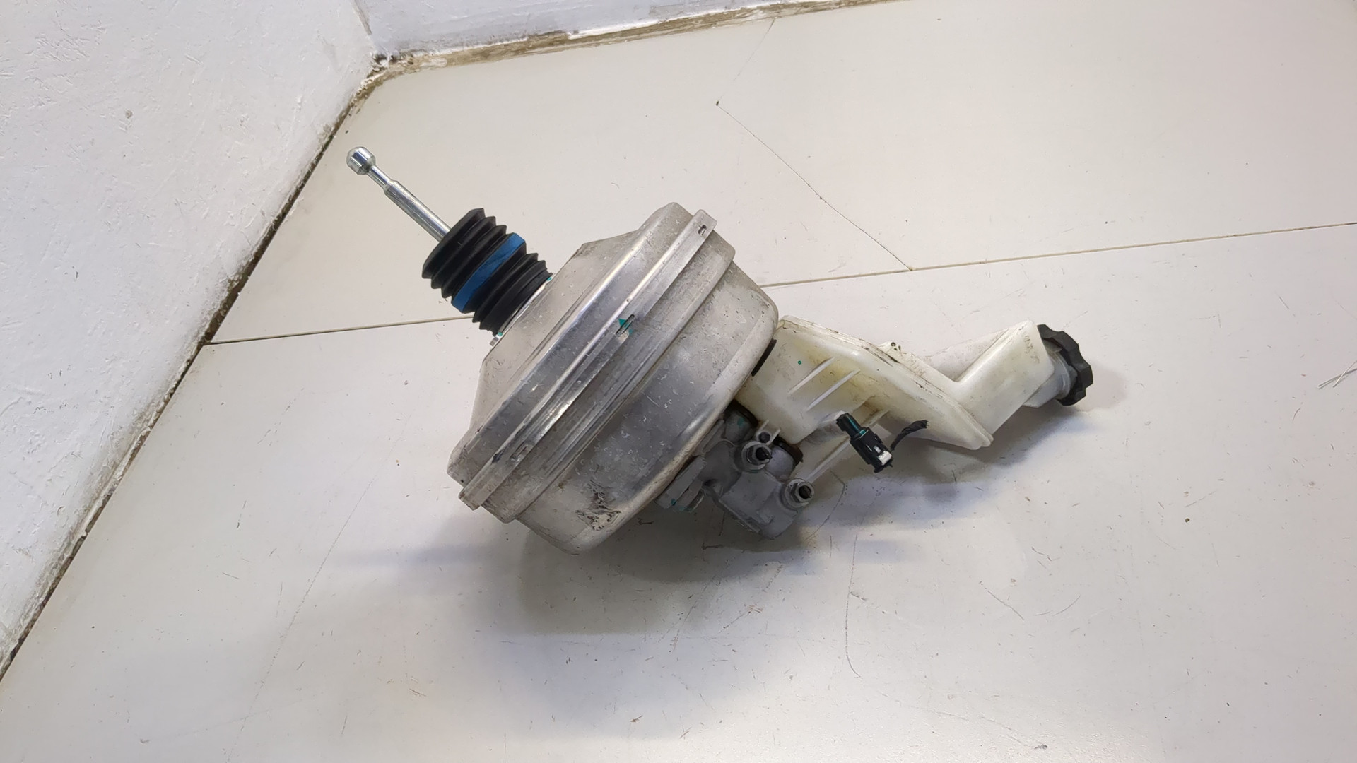 Цилиндр тормозной главный