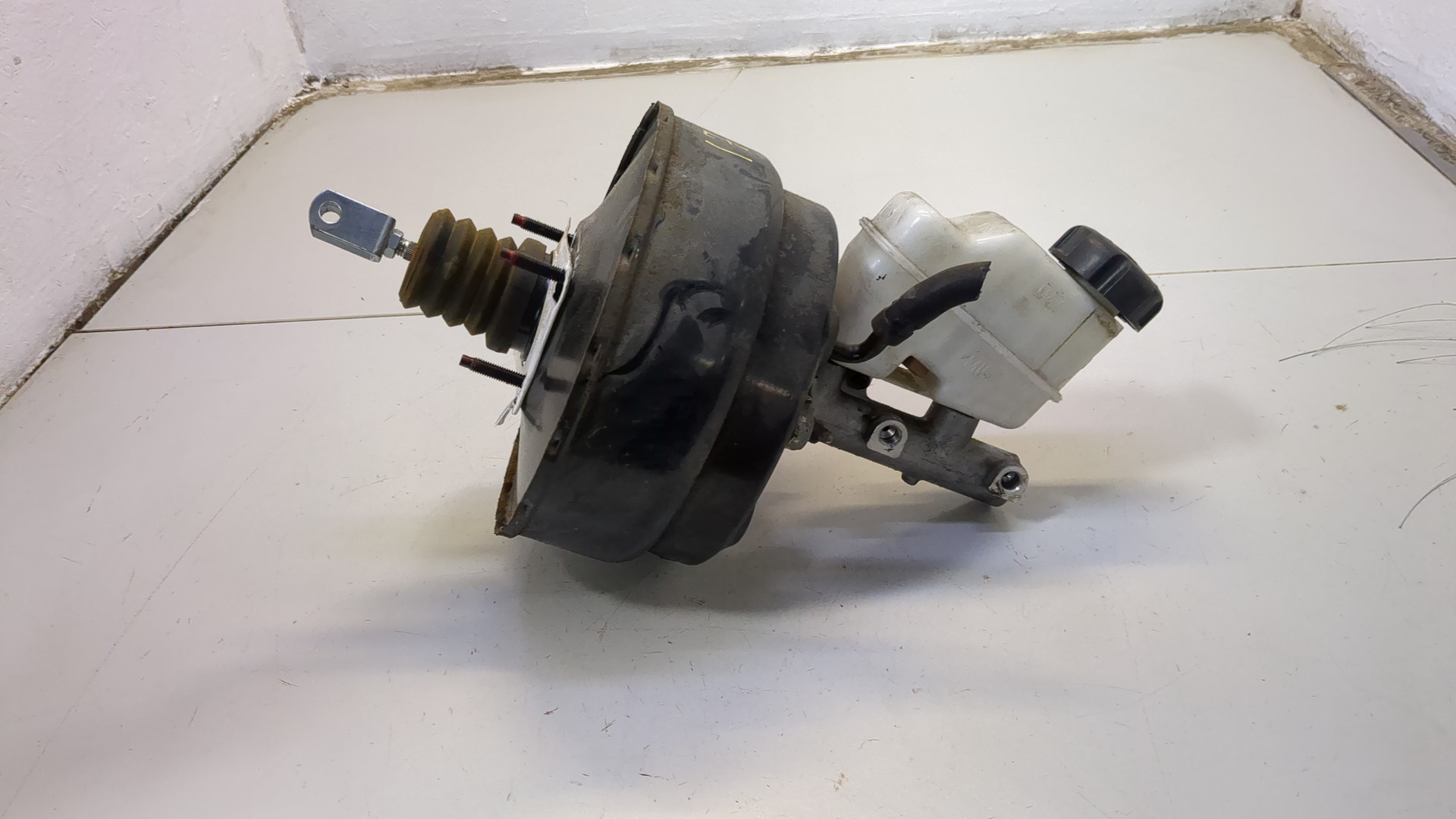 Цилиндр тормозной главный