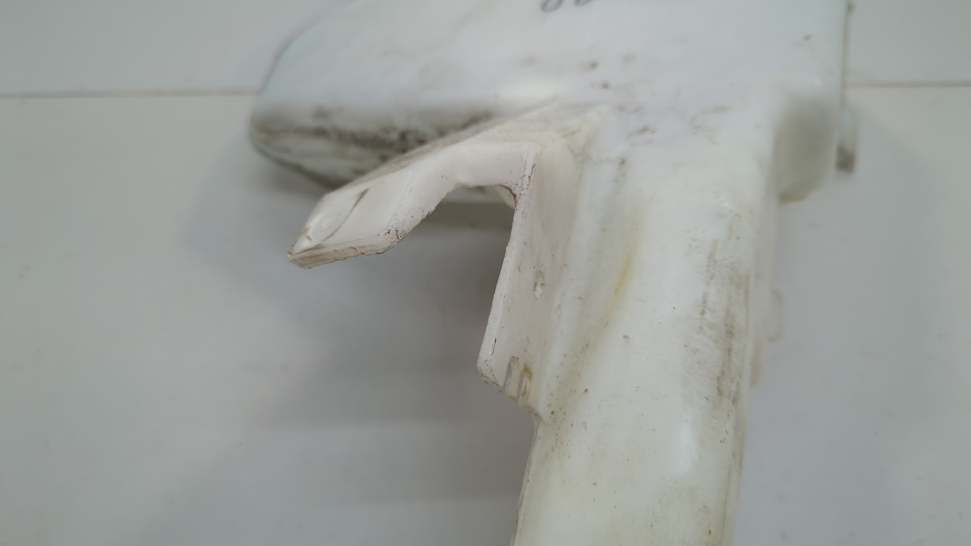 Бачок омывателя лобового стекла