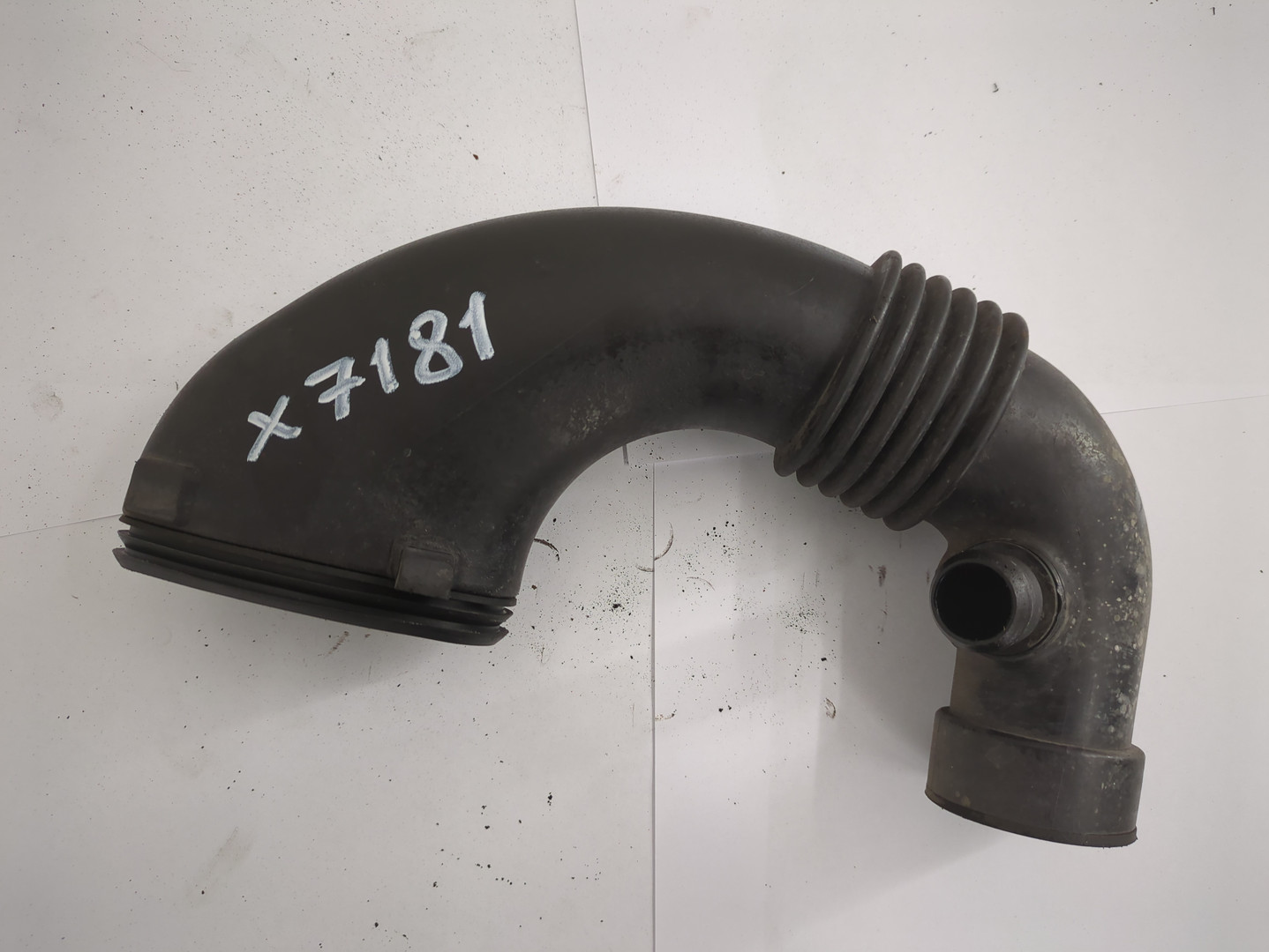 Патрубок воздушного фильтра