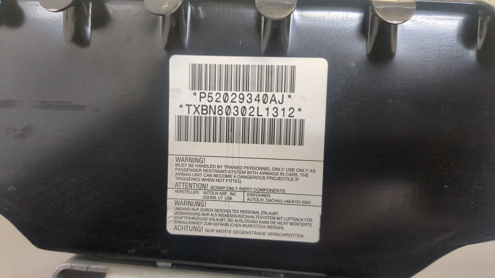 Подушка безопасности пассажирская (в торпедо)